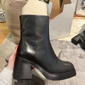Vagabond Brook Boots